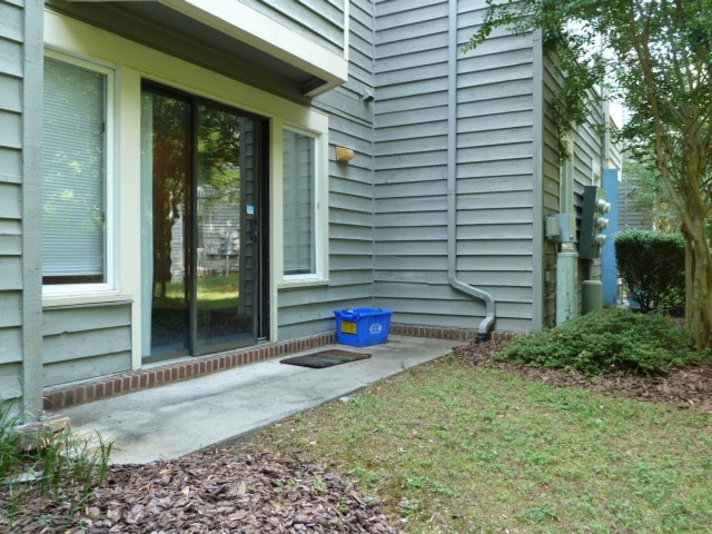 Building Photo - Available Now! Updated 2br 2ba Garden-Style Condo in Mill Creek! Walk to Campus