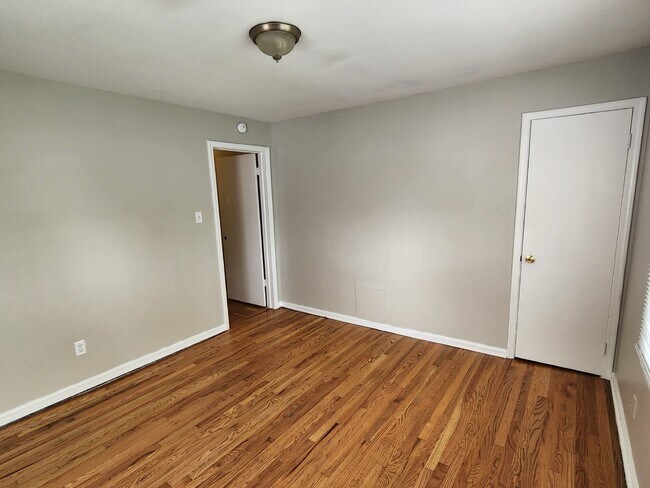 Building Photo - Charming 3 Bedroom Home in Indianapolis with Spacious Layout and Convenient Location!