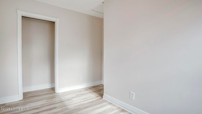 Building Photo - 3318 Van Winkle Dr