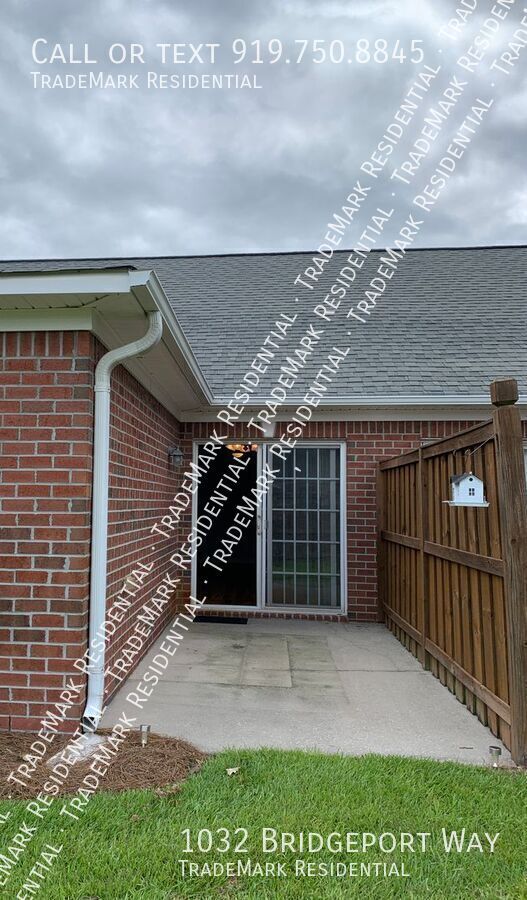 Building Photo - 1032 Bridgeport Way