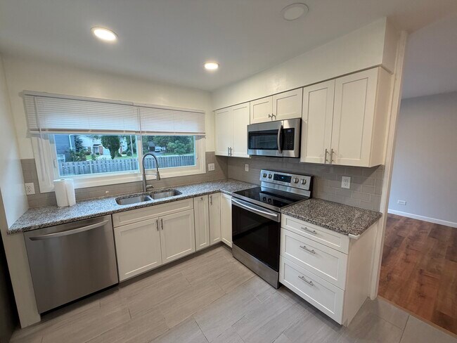 Building Photo - 930 Dorncliff Ln
