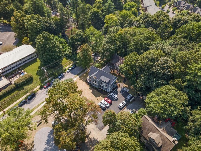Building Photo - 200 Highland Ave
