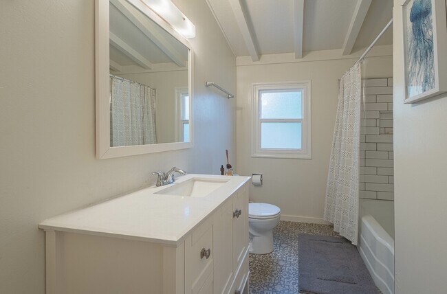 Building Photo - 1303 Chamisal Way