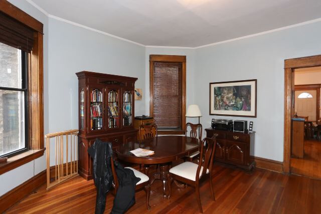 Building Photo - 1326 N Claremont Ave