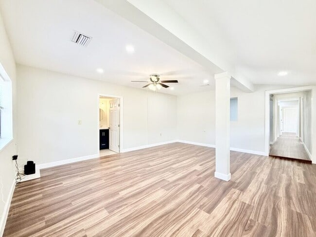 Building Photo - 1221 Jewel Ave