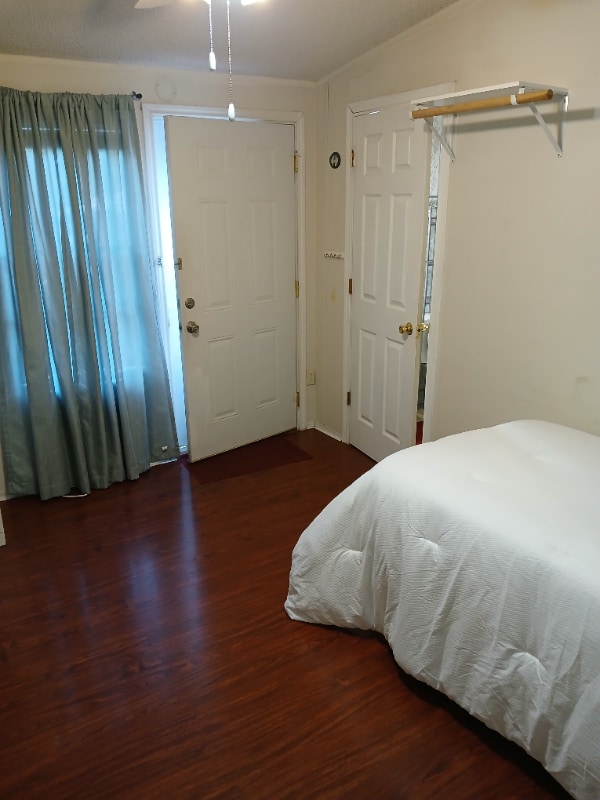 Building Photo - 822 Alabama St