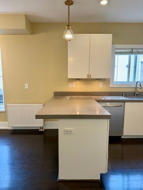 Building Photo - Fabulous Queen Anne Home! Sunday June 14th from 3:00-4:00!