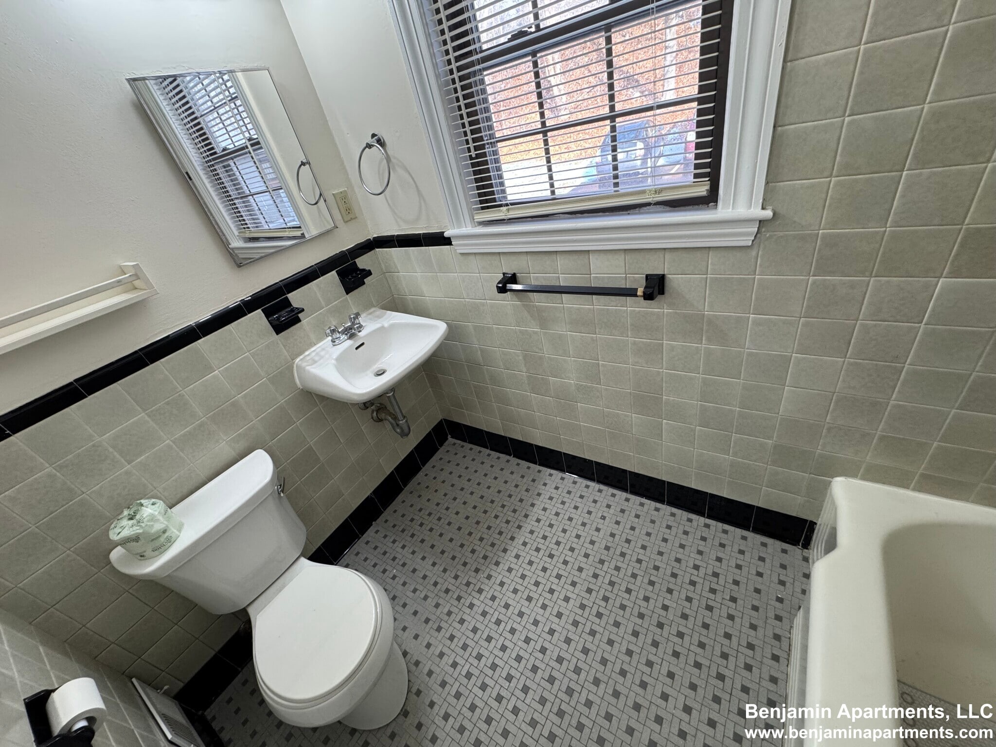 Building Photo - 9 Dudley St