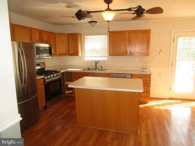 Building Photo - 7911 Heatherleigh Pl