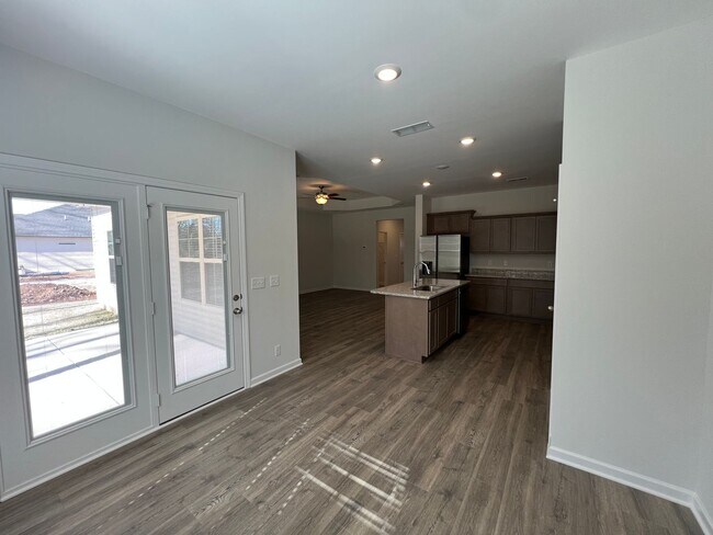 Building Photo - Gorgeous NEW CONSTRUCTION 3 BR 2 Bath Home - Right off Hwy 231 S.