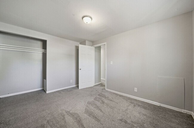 Building Photo - 2301 Jefferson Ave