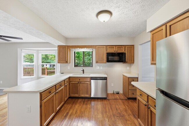 Building Photo - 205 Brownsfell Dr