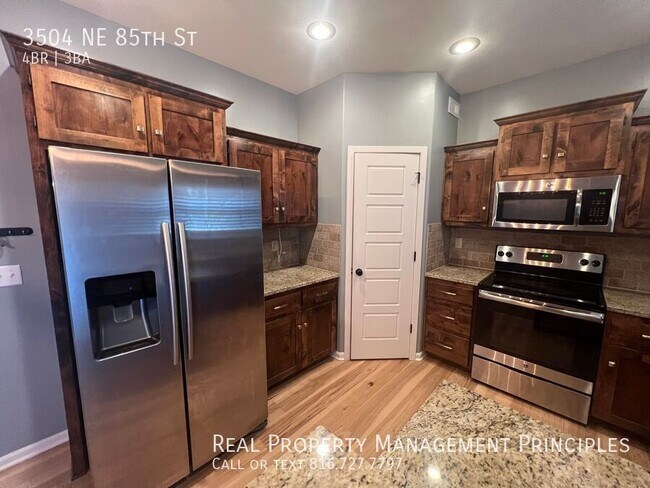 Building Photo - 3504 NE 85th St