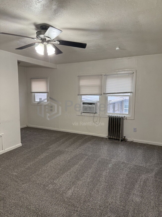 Building Photo - 417 Wall St