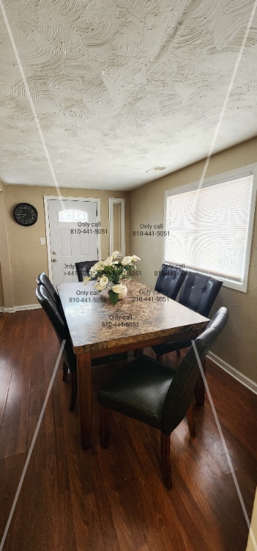 Building Photo - 21218 Clinton Twp