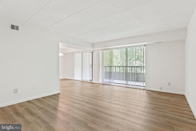 Building Photo - 5659 Harpers Farm Rd