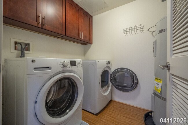 Building Photo - Ka Malanai @Kailua 3-bedroom 2-bath End Unit