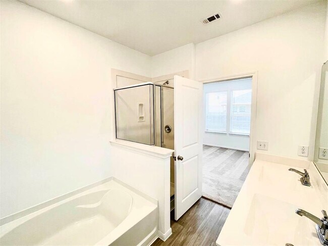 Building Photo - 22627 Bolanzo Ln