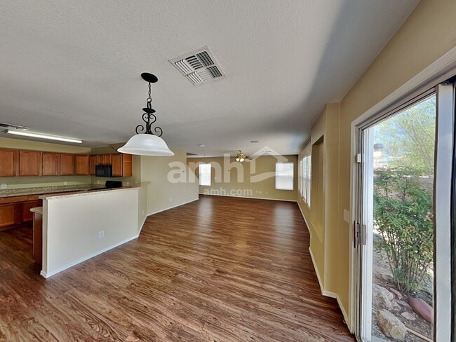 Building Photo - 6179 E Bramble St