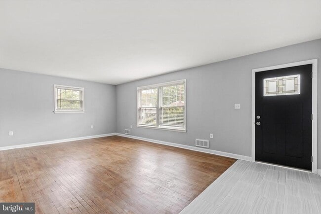Building Photo - 6217 Stoneham Rd