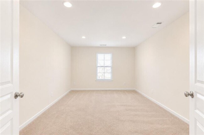 Building Photo - 7245 Rocking Horse Ln