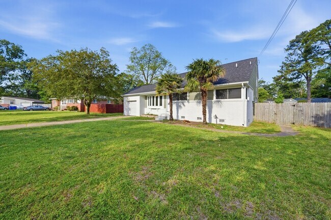 Building Photo - 313 Beacon Hill Ct