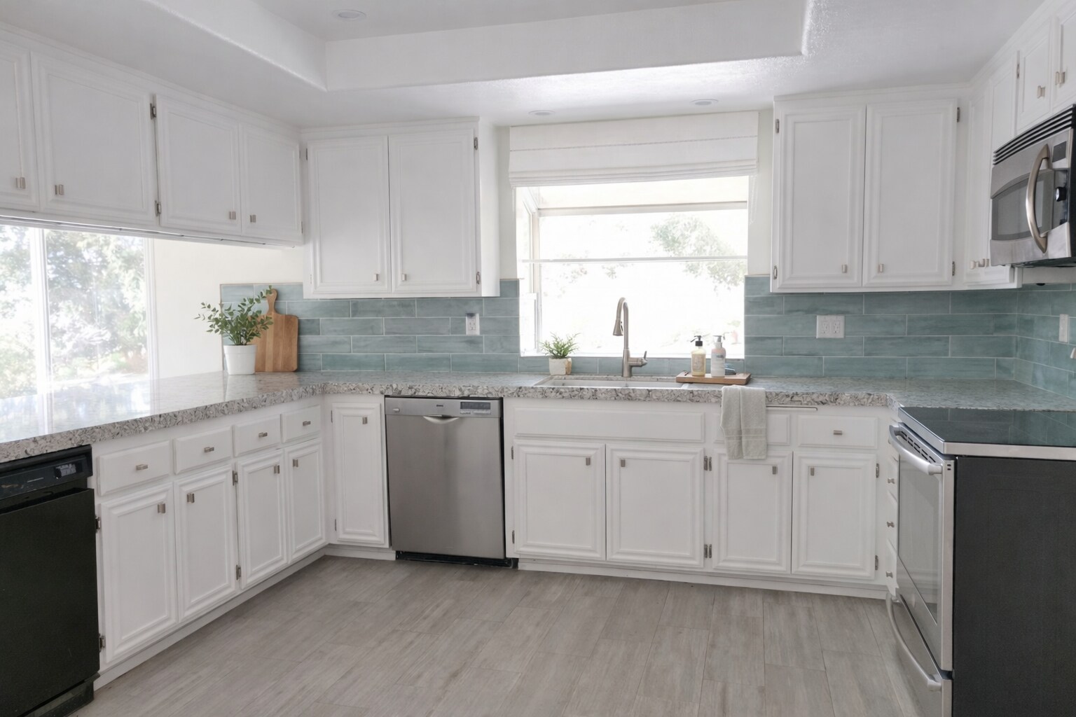 Building Photo - 17381 Canyon Heights Dr