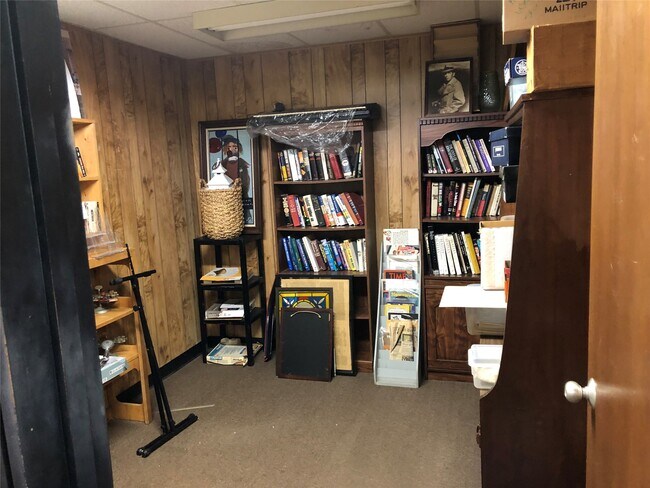 Building Photo - 1113 Lawrence St