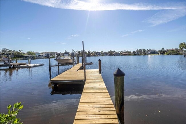 Building Photo - 838 Monterey Blvd NE