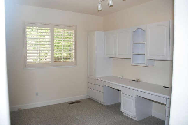 Building Photo - Red Hawk Golf View Home