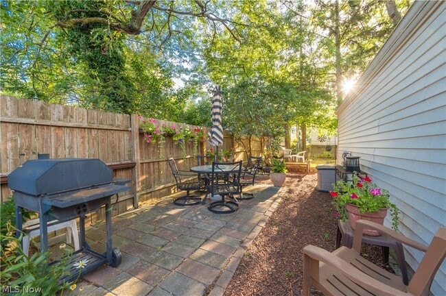 Building Photo - 1501 E 248th St