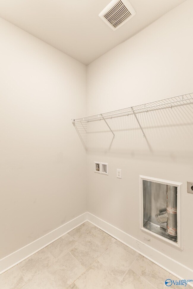 Building Photo - 125 Caspian Ln