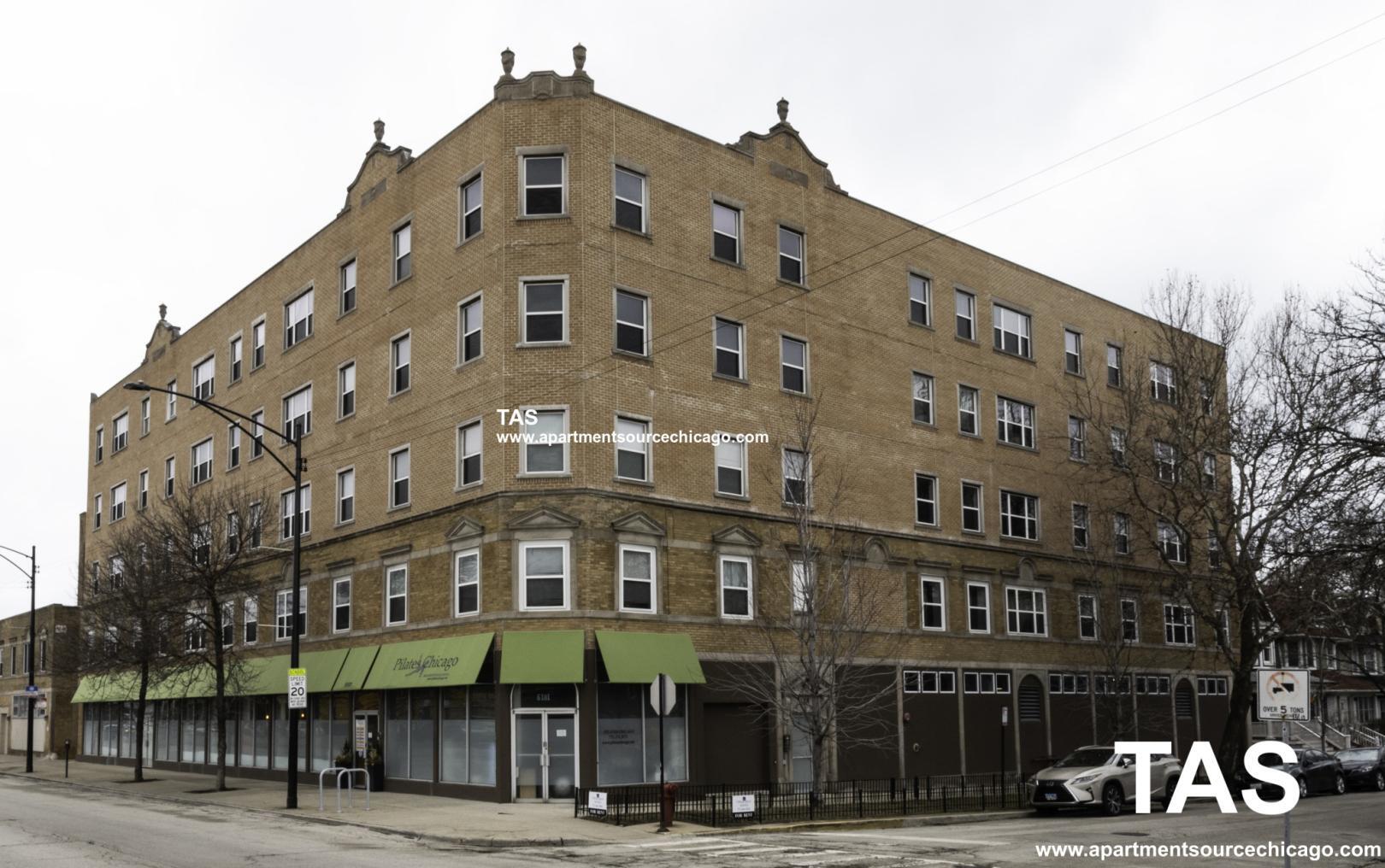 Building Photo - 1544 W Glenlake Ave
