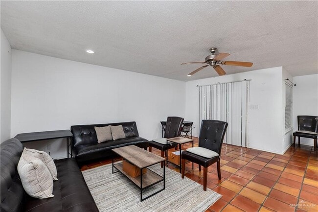 Building Photo - 15 El Rancho Rd