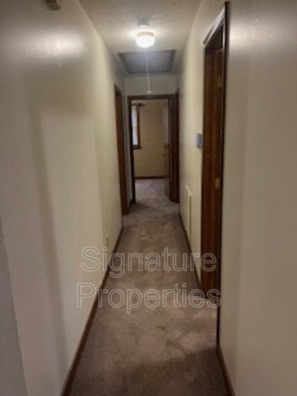 Building Photo - 2910 Kinvan Rd