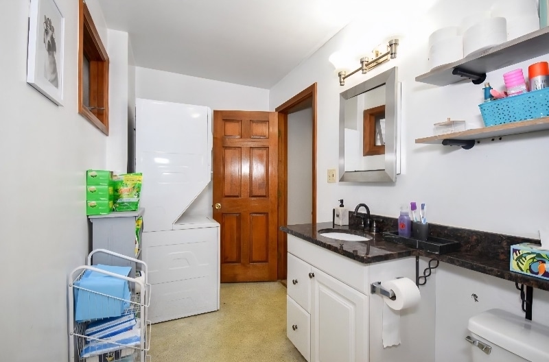 Building Photo - 105 Chestnut St