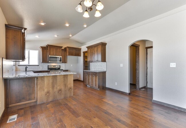 Building Photo - Beautiful Timnath Ranch Home