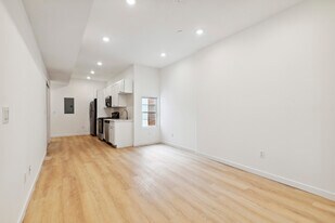 Building Photo - 5102 Arch St