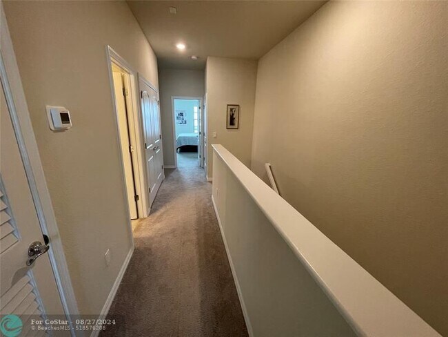 Building Photo - 2127 Appleton Cir S