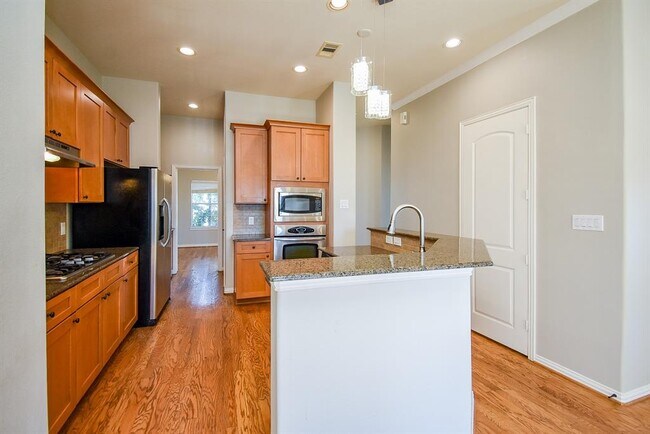 Building Photo - 5615 Winsome Ln
