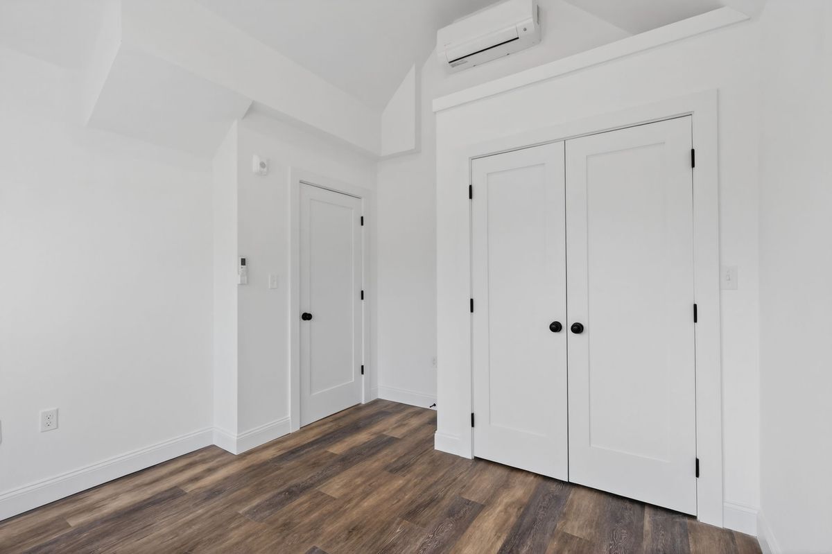 Building Photo - 371 Cabot St