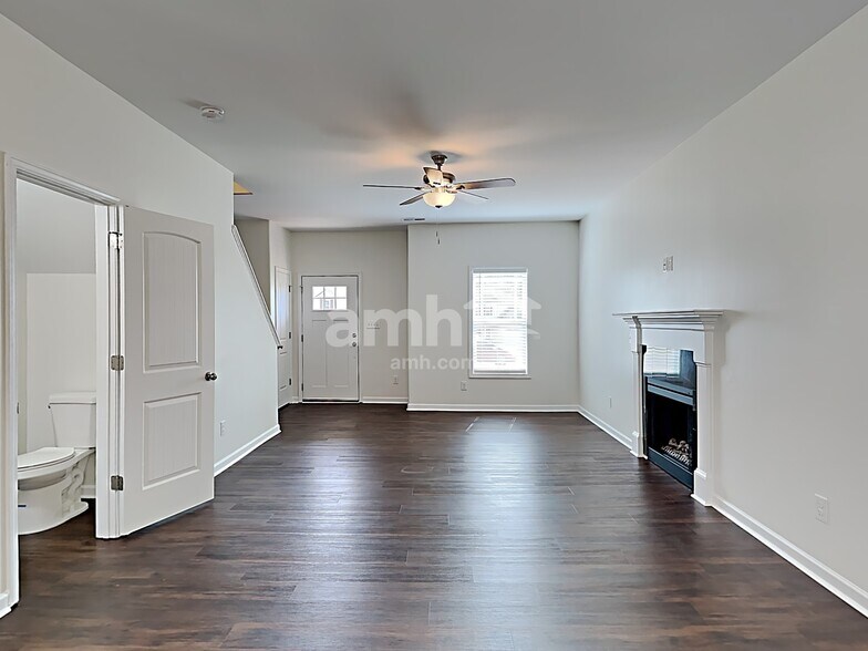 Building Photo - 1009 Fieldmere Pl