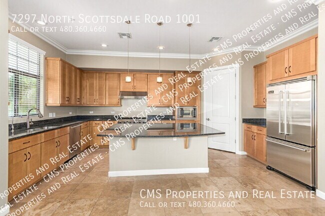 Building Photo - 7297 N Scottsdale Rd