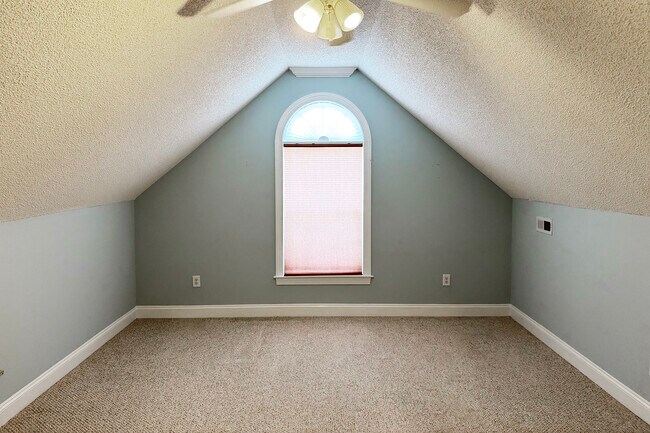 Building Photo - 8405 Fiddlestick Way