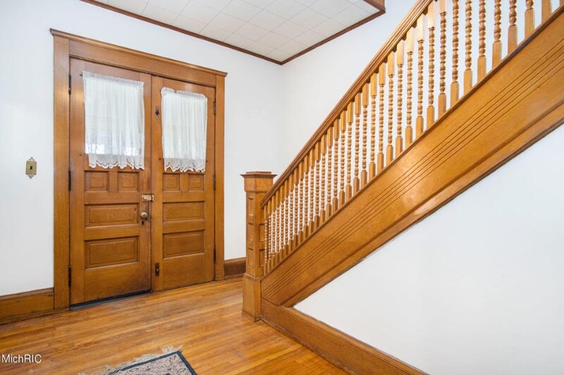 Building Photo - 307 Lincoln St