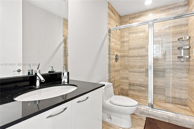 Building Photo - 15811 Collins Ave