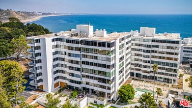 Building Photo - 17352 Sunset Blvd