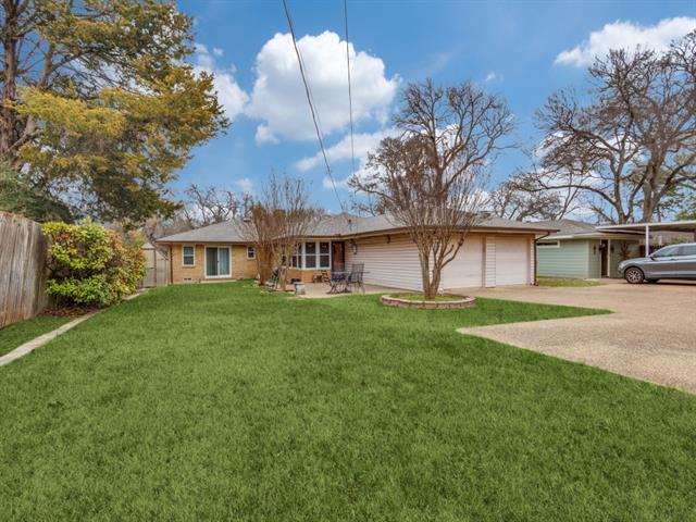 Building Photo - 2936 Woodmere Dr