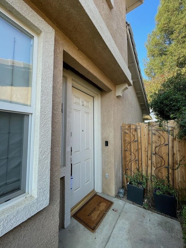 Building Photo - 11916 Grecian Laurel St