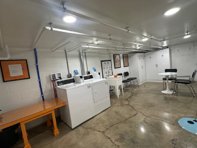 Building Photo - 415 N Dunn St